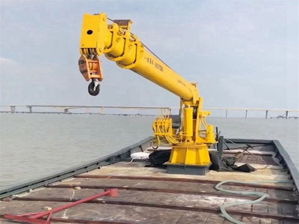 广东肇庆船用甲板吊厂家来说说设备的操作要求